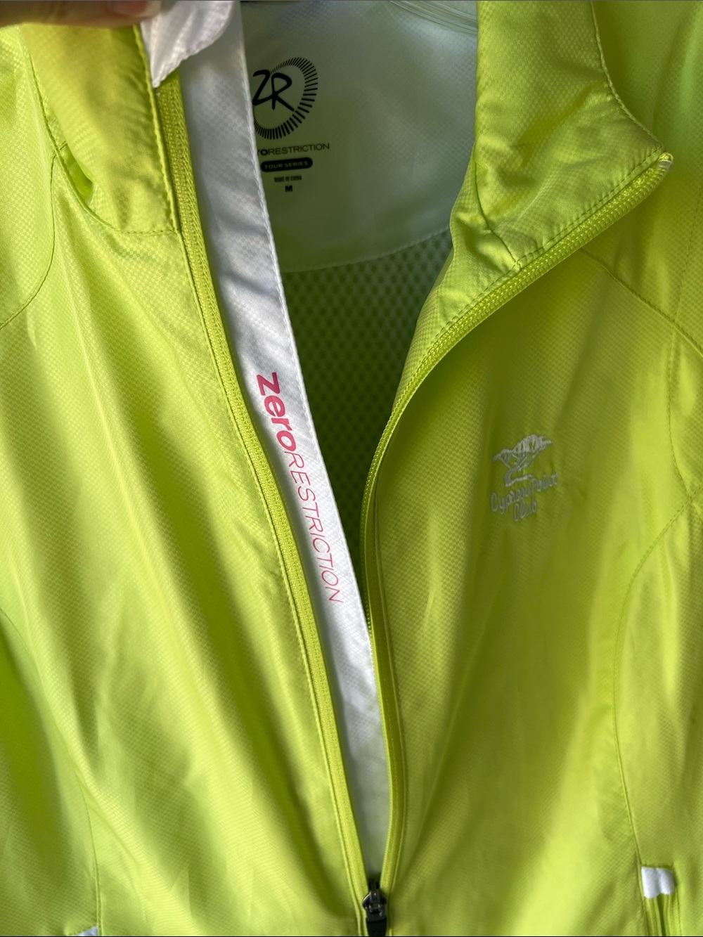 Zero Restriction Women's Neon Yellow Performance Golf Vest - Picture 4 of 7